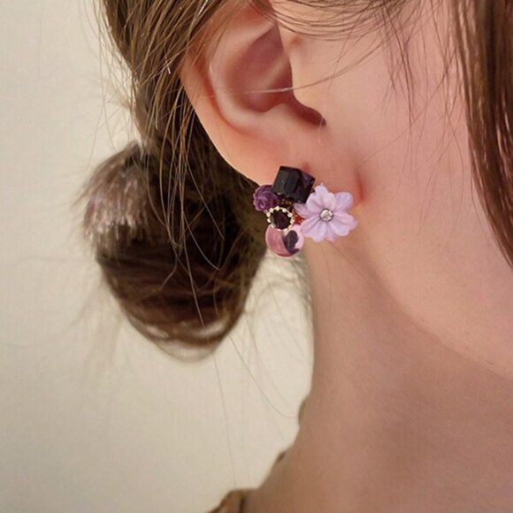 Purple Floral Crystal Stud Earrings 🌸✨ - Picture 2 of 3